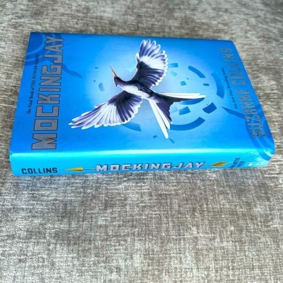Mockingjay Hardcover Book Suzanne Collins Hunger Games - Picture 2 of 6